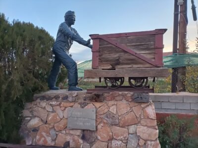 Estatua homenaje al minero de Alquife